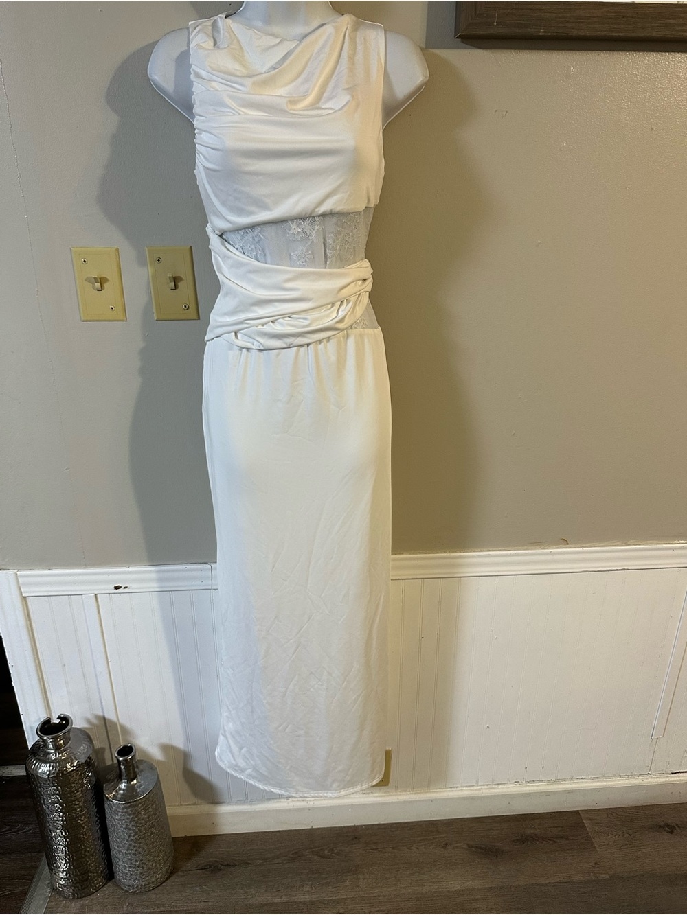 Elegant White Sleeveless Maxi Dress with Draped Waist